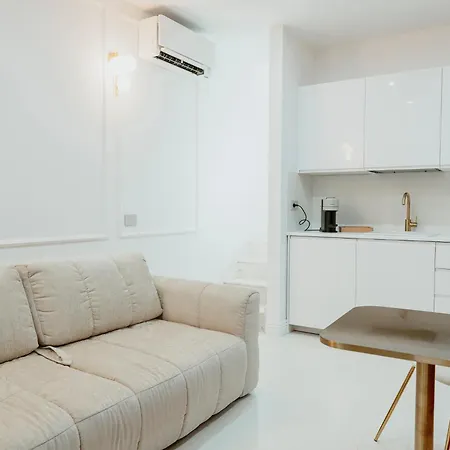 Luxury Apartment-quartieri Spagn By Alux38 Naples
